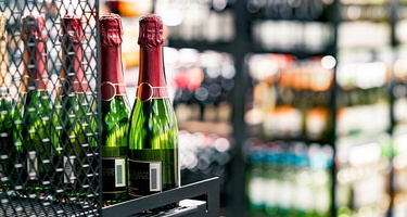Warszawa bliska wprowadzenia zakazu nocnej sprzedaży alkoholu. Projekt leży na stole